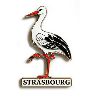 Aimants de réfrigérateur personnalisés en métal émaillé, motif couple alsacien traditionnel, souvenir de la région de l'Alsace, fabrication OEM - Product Image 2