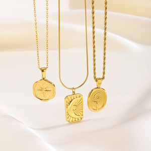 Collier Pendentif Multi-styles en Acier Inoxydable Plaqué Or 18K, Gravures Élégantes Nœud, Étoile, Rose, Lune, Vente en Gros pour Femmes - Product Image 2