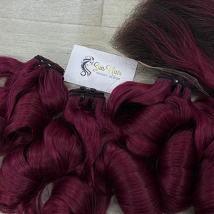 Extensiones de Cabello Humano Vietnamita Virgen con Alineación de Cutículas, Color Borgoña, Rizado y Voluminoso, de Sun Hair Company - Product Image 2