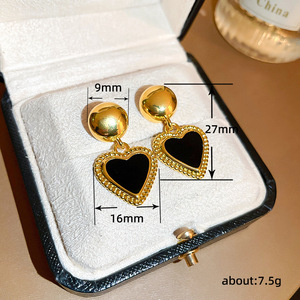 Orecchini a Cuore in Stile Francese, Gioielli Vintage Chic in Metallo Nero per Donna, Uso Quotidiano, Outfit da Festa, Regalo - Product Image 5
