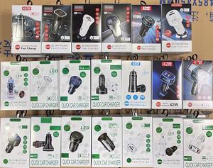 Meest verkochte aanpasbare 60W autolader met <span class=keywords><strong>3</strong></span> poorten (<span class=keywords><strong>2</strong></span> Type-C + 1 USB) QC PD30W supersnel opladen OTP/OVP bescherming - Product Image 6