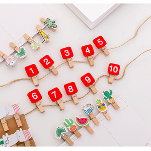 Petites pinces à vêtements en bois 35mm avec décoration pour fournitures scolaires - Product Image 5