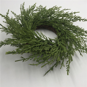 Couronne artificielle en cèdre vert de 10 pouces pour bougie, décoration de fenêtre et de maison - Product Image 2