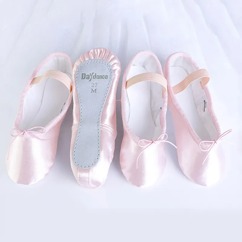 Атласная балетная обувь для девочек, детские танцевальные Тапочки, цельная подошва, балетная обувь на плоской подошве
