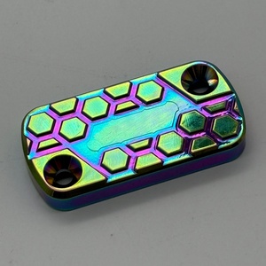 Cache-pompe supérieur en alliage d'aluminium CNC plaqué coloré pour moto Ultra Bee – Accessoire de rétrofit/amélioration facile à installer, haute performance - Product Image 3