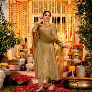 Conjunto de Kurta y Pantalón de Seda Chanderi con Dupatta para Mujer, Estilo Étnico para Fiestas, Ropa Tradicional de Secado Rápido para Todas las Temporadas, Marca Aara Fashion - Product Image 1