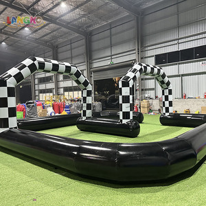 Pista Gonfiabile per Go-Kart Personalizzata in PVC di Alta Qualità, a Scacchi Bianco e Nero con Arco - Product Image 4