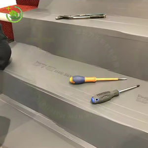 ألواح من البلاستيك المموج صديق للبيئة لحماية الأرضيات المؤقتة باللون الأسود والأزرق - Product Image 3