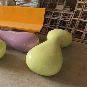 Silla de Jardín Ovalada de Fibra de Vidrio, Muebles de Exterior Duraderos para Parque, Diseño Minimalista Contemporáneo - Product Image 3