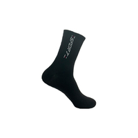 Excellent design Chaussettes de sport pour hommes en coton polyester noir avec motif de lettres en gros