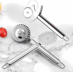 Cutter à pâtisserie 3-en-1 en acier inoxydable, coupe-raviolis et coupe-pizza, avec poignée ergonomique, facile à utiliser et à nettoyer, pour pâtes cannelées et pâte à tarte - Product Image 2