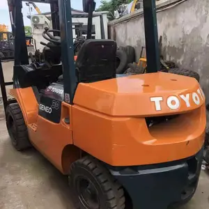 Toyota Forklift 3 Ton Bekas Kondisi Baik untuk Dijual Di Halaman Shanghai