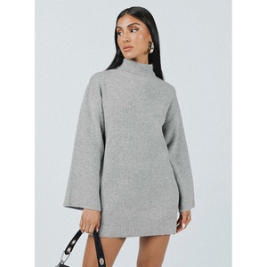 Vente en gros de robes en tricot d'hiver pour femmes de haute qualité, robe pull rétro ample à col haut - Product Image 2