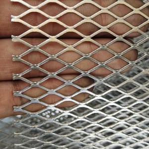 Panneau décoratif en tôle d'acier à motif losange en treillis métallique ondulé - Product Image 3