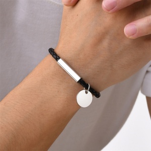 Bracelets haut de gamme personnalisés en acier inoxydable plaqué or avec pendentif rond vierge et breloque barre - Product Image 3