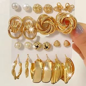 2026 6 paires/ensemble Boucles d'oreilles tendance en perles plaquées or, ensemble géométrique pour femmes et jeunes filles, bijoux - Product Image 1