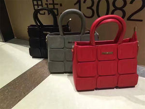 Bolsos Usados de Alta Calidad Seleccionados VIP en Fardos para Damas, Estilo Nuevo, Bolso Cruzado para Mujer - Product Image 3