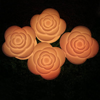 Lampe de table LED en forme de rose lumineuse, en plastique, pour jardin, avec télécommande, intensité réglable, prise DC, IP55, pour extérieur, mariage, fêtes
