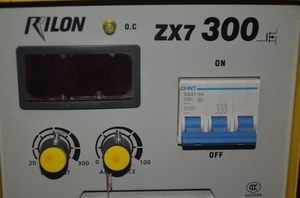 Machine à souder portable 300 ampères neuve, prix de la machine à souder 300 ampères - Product Image 4