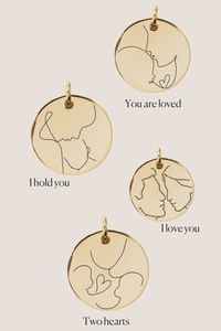 <span class=keywords><strong>Collana</strong></span> Ricordi <span class=keywords><strong>Mamma</strong></span>-Bambino, Delicata <span class=keywords><strong>Collana</strong></span> in Acciaio Inox Dorato Personalizzabile, Gioiello Regalo per la Festa <span class=keywords><strong>della</strong></span> <span class=keywords><strong>Mamma</strong></span> - Product Image 3