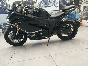 Moto <span class=keywords><strong>Ducati</strong></span> Dragon d'occasion à essence - 2 cylindres, refroidie par eau, 400 cm³ - Product Image 4