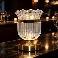 Kristall-Tischlampe mit Touch-Steuerung, 3 Farben, dimmbar, Helligkeit einstellbar, goldfarbenes geripptes Glas, Nachttischlampe für die Heimdekoration