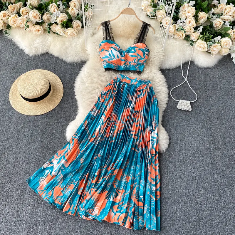 Hot Summer Outfits 2022 Holiday Two Piece Skirt Set Design Lace Camisole Crop Top High Waist Pleated Skirt Set ropa de mujer