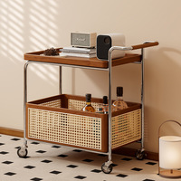 Chariot en bois massif de style vintage avec paniers de rangement en rotin support de table à thé mobile multifonctionnel étagère en bois pour la décoration intérieure