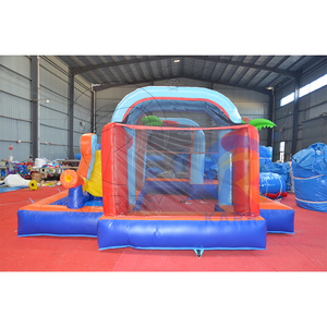 Nouveau design de terrain de football gonflable pour enfants, combo de jeux d'intérieur, parc aquatique gonflable, château gonflable avec toboggan et piscine à jets d'eau - Product Image 3