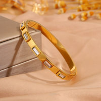 Bracelet manchette vintage en acier inoxydable plaqué or 18 carats avec zircon cubique vert taille baguette, résistant au ternissement, empilable, bijoux pour femme