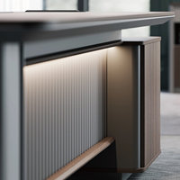 Bureau de direction élégant et unique avec armoire latérale et tiroirs pour les professionnels