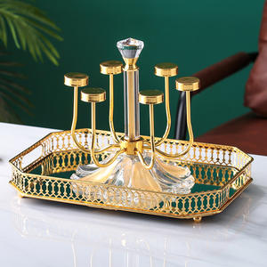 Porte-gobelets en verre doré avec base transparente et quatre supports pour la maison et le salon - Product Image 2