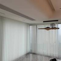 Stores de rêve verticaux transparents romantiques Abat-jour à rouleaux en aluminium souple Lattes de polyester de confidentialité à distance pour salon à usage domestique