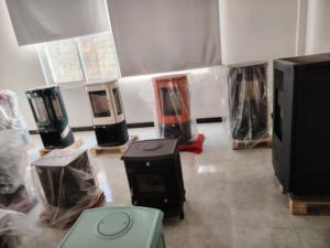 Estufa Moderna Independiente de Leña y Acero con 1 Año de Garantía para Sala de Estar de Villa, Soluciones de Calefacción Eficientes para Interiores - Product Image 6