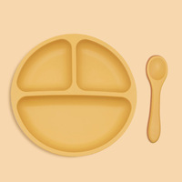 Ensemble de salle à manger pour bébé en silicone non toxique sans BPA arc-en-ciel de dessin animé mignon comprend des bavoirs assiettes séparées cuillère tasses vaisselle vaisselle