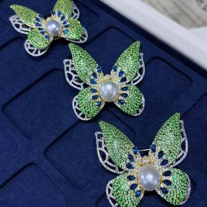 Broche de Perlas con Mariposa Tridimensional de Estilo Retro al por Mayor, Patrón de Números a la Moda, Casi Redondo, con Defectos Sutiles para Venta al por Menor - Product Image 2