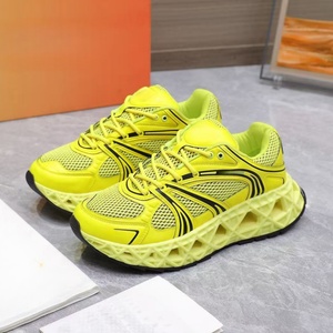 Chaussures de sport de loisirs d'extérieur portables de style designer, design fluorescent, sur mesure, tendance, tricotées de haute qualité pour l'été - Product Image 4