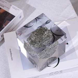 Cubo Acrílico con Minerales Naturales en su Interior, Decoración Geométrica Cuadrada de Resina, Decoración de Mesa para Todas las Temporadas, Regalo Personal - Product Image 2