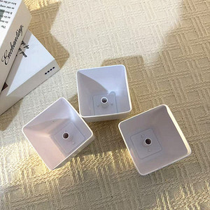 กระถางต้นไม้พลาสติกทรงสี่เหลี่ยมจัตุรัส สีขาว ขนาด 6.7 ซม. สำหรับปลูกดอกไม้ประดิษฐ์และต้นไม้กระถางในร่ม - Product Image 4