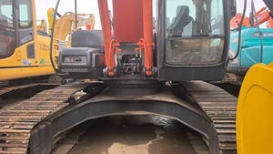 Excavatrice hydraulique Hitachi ZX240 d'occasion, 24 tonnes, importée du Japon, moteur Isuzu, soupapes Kawasaki, capacité de la benne de 1,4 m³ - Product Image 3