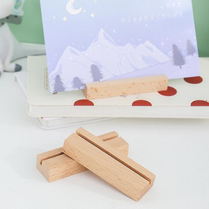 Présentoirs modernes en bois de hêtre pour cartes de nom, idéaux pour mariages, anniversaires et décoration intérieure - Product Image 1