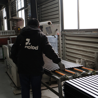 Akupanel panneau acoustique à lattes de bois insonorisant pour la décoration de bureau à domicile panneaux acoustiques à lattes pour la décoration intérieure
