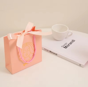 Bolsas de Papel Rosa Impresas Personalizadas al por Mayor, Diseña Tu Propio Logotipo para Empaque de Regalos de Ropa y Calzado - Product Image 6