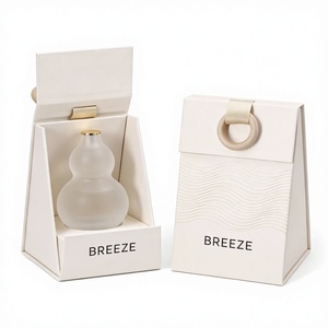 Caja de Regalo Magnética Triangular de Cartón Rígido para Perfume, Impresa a Color Personalizada - Product Image 2