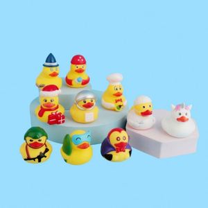 Jouet Créatif de Noël en PVC en forme de Petit Canard Jaune pour Halloween, Jouet à Presser qui Couine et qui Contient de l'Eau, Idéal pour le Bain et comme Cadeau Promotionnel - Product Image 1