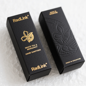 Caja <span class=keywords><strong>de</strong></span> Perfume Personalizada <span class=keywords><strong>de</strong></span> Papel Negro Reciclado Ecológico <span class=keywords><strong>de</strong></span> 300 g/m² con Logotipo en Relieve, Juego <span class=keywords><strong>de</strong></span> 3 Piezas, Caja <span class=keywords><strong>de</strong></span> Cosméticos - Product Image 1