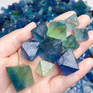 Bluk натуральный высококачественный синий флюоритовый лечебный камень синий флюоритовый необработанный Кристалл октаэдр - Product Image 3