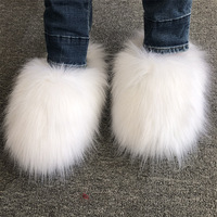 Chaussons Doux et Moelleux en EVA avec Dessus en Peluche Chaude et Confortable pour Femme – Tendance Luxe Intérieur/Extérieur en Fausse Fourrure Animale Antidérapante