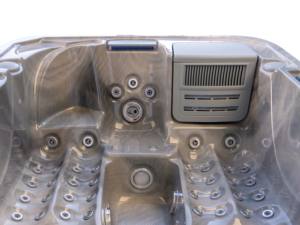 Vasca Idromassaggio per 3 Persone, Lussuosa Vasca in Acrilico Ariestech con Sistema Balboa, Massaggio a Bolle Romantico, Piccola Vasca Idromassaggio da Esterno, Produttore OEM Cinese JW-2203 - Product Image 5