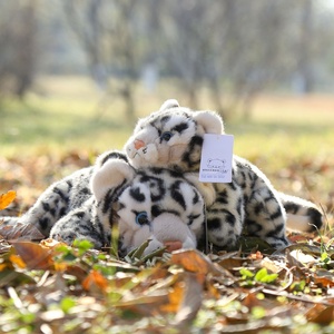 Muñeco de Peluche de Leopardo de las Nieves, Simulación Realista, Relleno de Algodón PP, Juguete Adorable, Venta al Por Mayor Internacional, Regalos para Niños de 14 Años en Adelante - Product Image 3